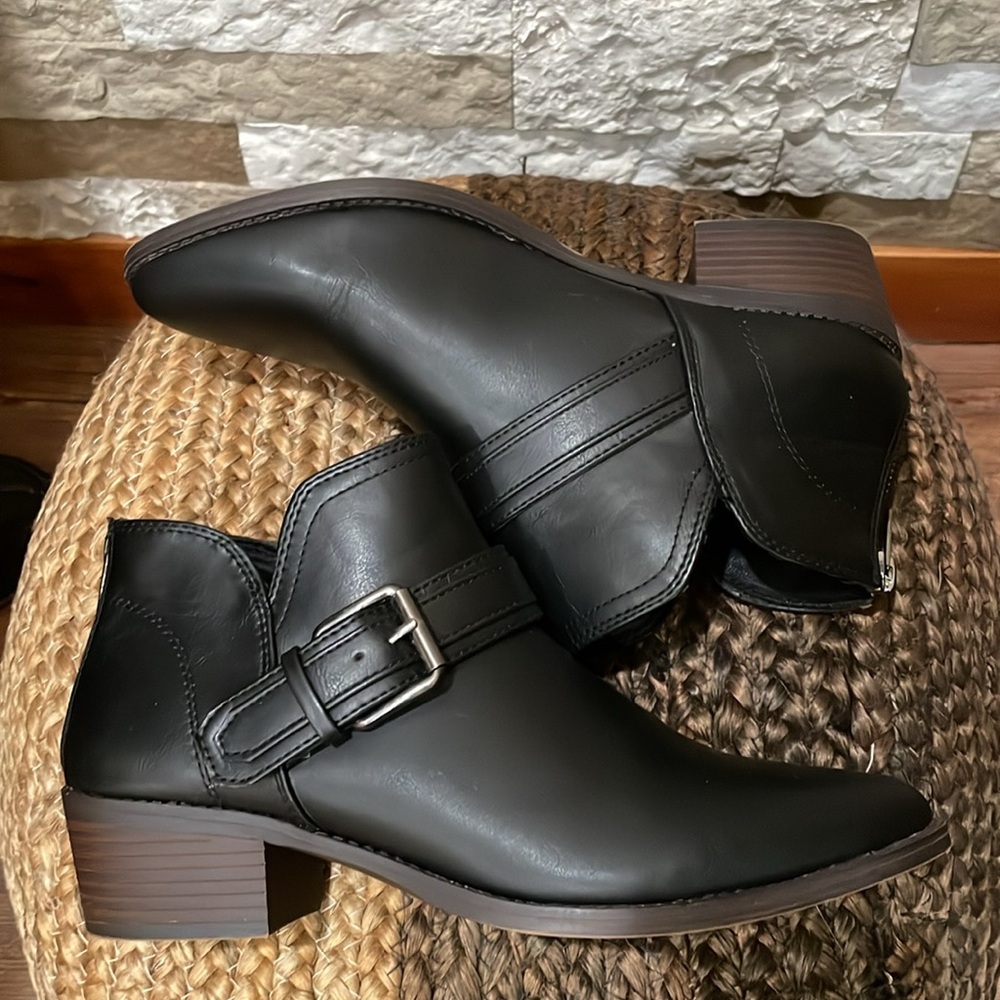 DAVID AARON Women’s Black Ankle Boots Sz. 7 - Picture 5 of 8